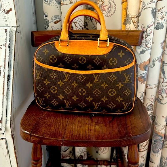 Louis Vuitton Handbags - Louis Vuitton 2005 Deauville (Bowler bag) Monogram- Pristine!